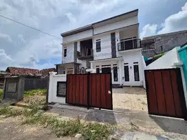 Rumah 2 lantai di rajabasa