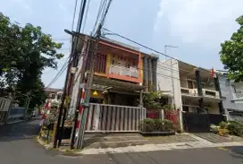 Harga Menarik!!! Di Jual Lelang Rumah Mewah Posisi Hook Jakarta Timur