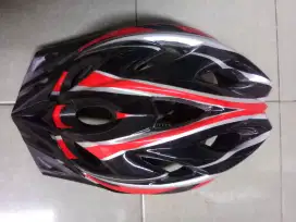 HELM SEPEDA DIJUAL,  100% BAGUS DAN BARU,BISA UNTUK LAKI-LAKI & WANITA