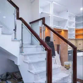 relin kaca handel kayu dengan model minimalis