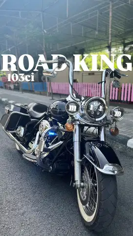 Harley Davidson Road King FLHRC 103 2012