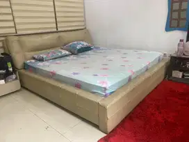 satu set bed dan dipan merk cellini