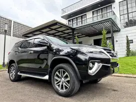 Fortuner VRZ 2017 DIESEL AT Black on Brown, KM 84000 SANGAT TERAWAT...