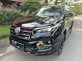 [TDP 100JT] Toyota Fortuner VRZ tipe TRD Diesel Matic 2021 Hitam