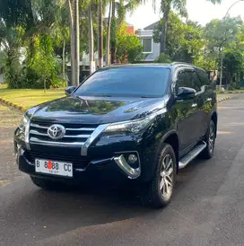 Low 64rb km Toyota Fortuner VRZ 2017 Diesel Hitam