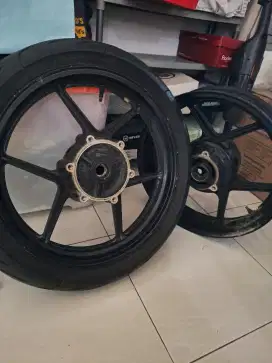 Velg kawazaki ninja 250 Original Mulus dari baru/jual cepat