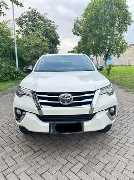 Jual Cepat !! Toyota Fortuner VRZ 2017 pmk 2018 Diesel Matic !!