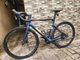 Sepeda roadbike java vesuvio carbon jarang pakai