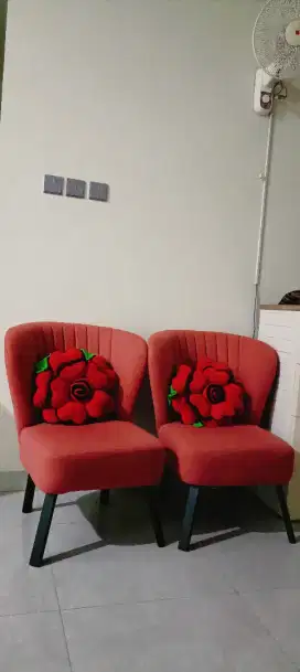 bangku sofa merah