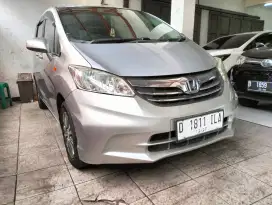 Honda Freed SD 1.5 Automatic 2012 Silver.