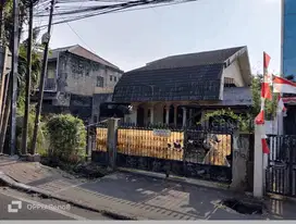 Dijual Cepat Rumah Dan Dibelakangnya Masih Luas Tanah Di Pejaten