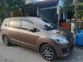 MOBIL ERTIGA 2014