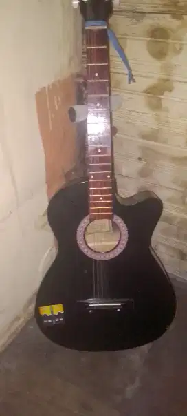 Gitar yamaha jernih