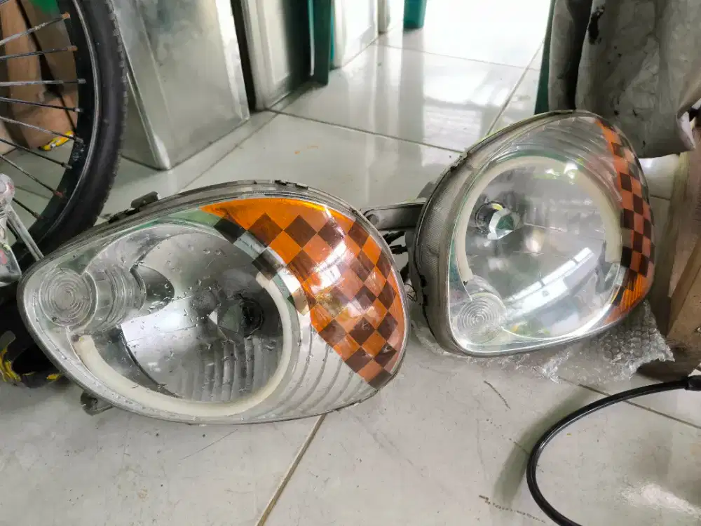 Lampu depan hyundai atoz