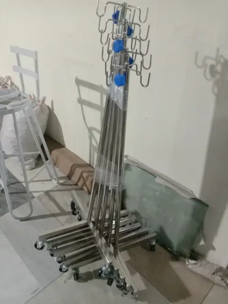 TIANG INFUS KAKI 4 STAINLESS