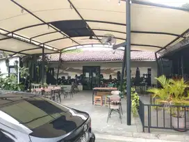 cafe hitung tanah pinggir jalan raya kemanggisan