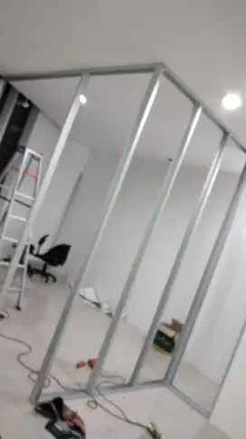 Partisi sekat ruangan gypsum rangka baja ringan