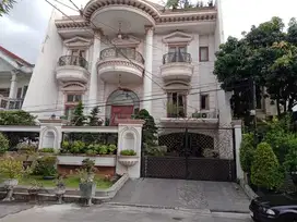 Rumah Mewah bernuansa klasik di Pluit, Jakarta Utara.