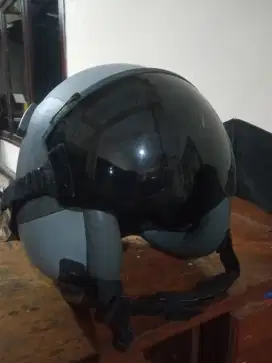 Helm Pesawat tempur