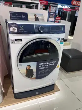 Mesin cuci bukaan depan Electrolux