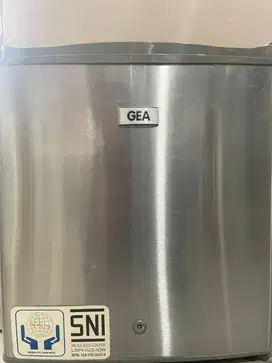 Gea RS-06DR S/S Silver Mini Bar Refrigerator Kulkas Mini Hotel Dll (1)