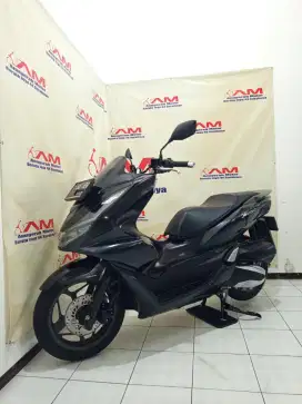 Honda PCX 160 CBS Tahun 2022 warna hitam