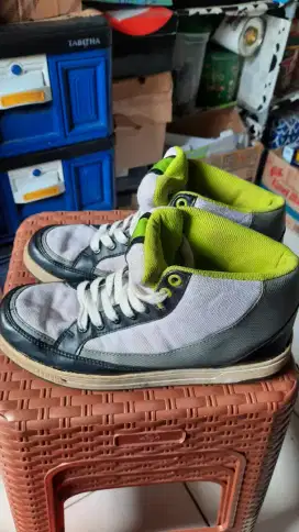 Sepatu Precise size 38