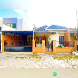 rumah dalam cluster lingkungan strategis lempongsari