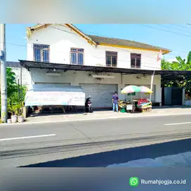 tanah dan bangunan usaha pinggir jalan lempongsari murah