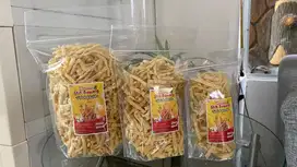 Cemilan Stik Bawang lain dari yang lain