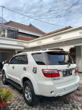 Jual murah fortuner 2,5G 2010