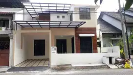 DIJUAL RUMAH ARSITEKTUR CIAMIK di Babatan Pratama, surabaya barat