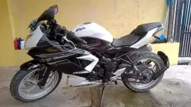 Kawasaki ninja 250 FI ABS mono  tahun 2014