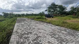 300 Meter Kampus UTY dan UGM Jogja, Tanah Prospek Kost Murah, Villa