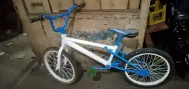 Sepeda bmx ring 20