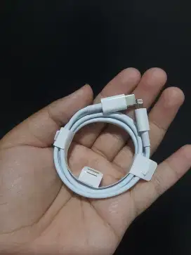 kabel iphone 13 C to lighting