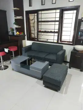 Sofa dudukan tinggi padat