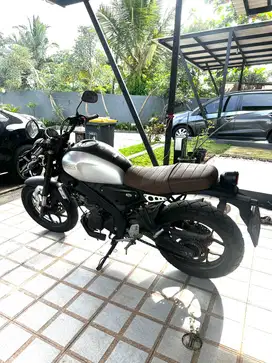 DIJUAL SANTAI, YAMAHA XSR 2020 KILOMETER RENDAH