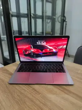 Macbook Air 2018 i5 16/512