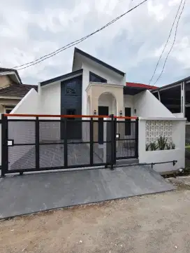 Rumah modern lokasi strategis