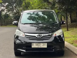 HONDA FREED PSD 2012 HITAM