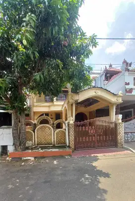 Rumah depan taman Graha Bintaro Jaya Cluster Anggrek Loka 2 lantai