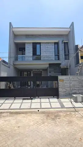 RUMAH BARU CIAMIK DESAIN MEWAH TAMAN MULYOSARI UTARA SURABAYA TIMUR