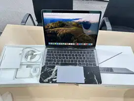 MacBook Pro 2019 Touchbar RAM 8/256 Fulset Ori Like New Free MS.Office