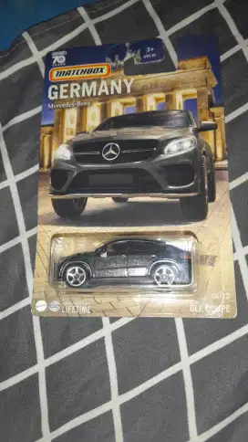 Matchbox mercedes benz suv compact