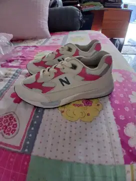 Sepatu NB Cewek