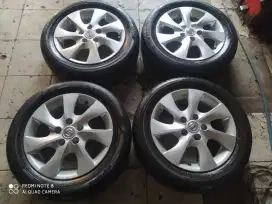 Velg oem Nissan Serena r16 mulus bagus hub wa