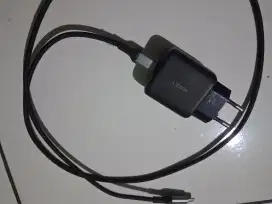 Charger Aukey + kabel data