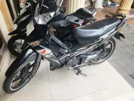 Supra x 125 cw karbulasi hitam 2013 Gbm