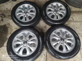 Velg oem Nissan livina r16 hub WA mulus